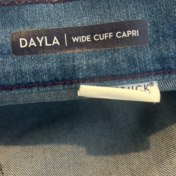 NYDJ Women's Wide Cuff Capri Blue Jeans 10 - Picture 5 of 9